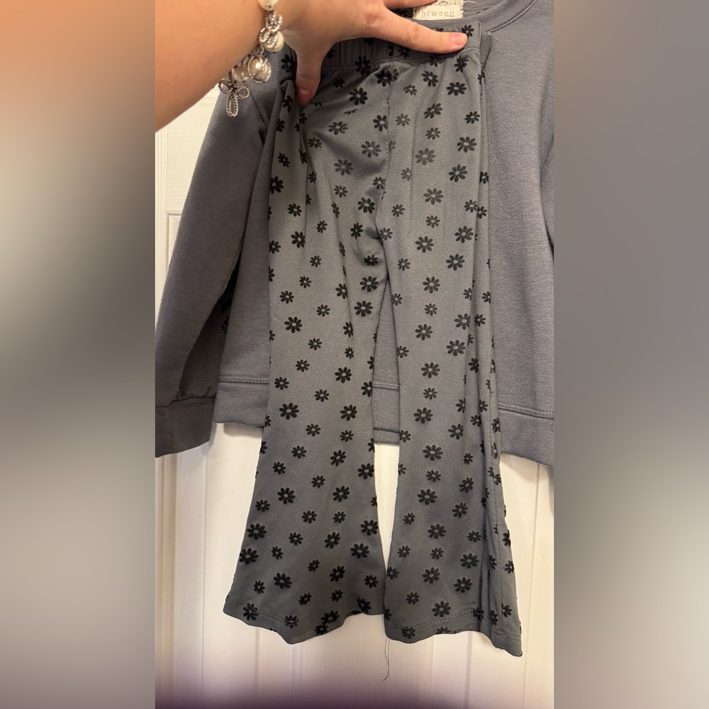 Gray Floral Lounge Set